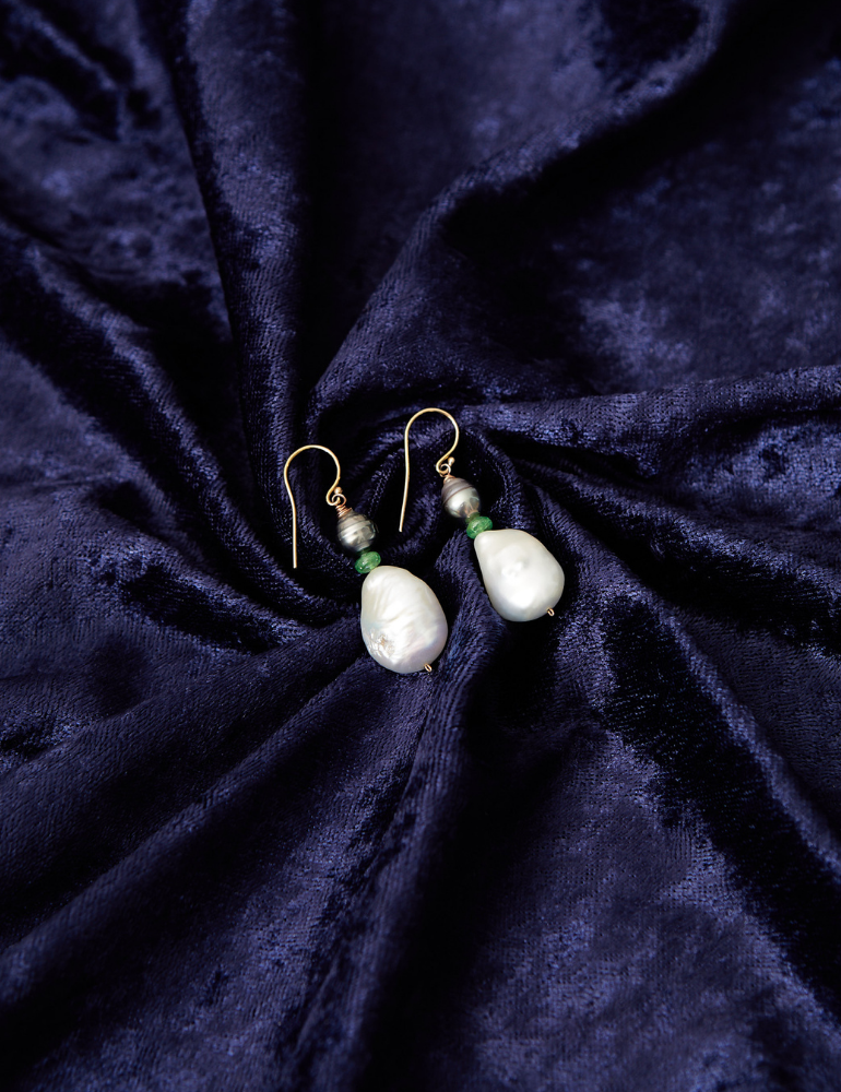 VINTAGE - 9ct Gold Baroque Pearl and Jade Earrings